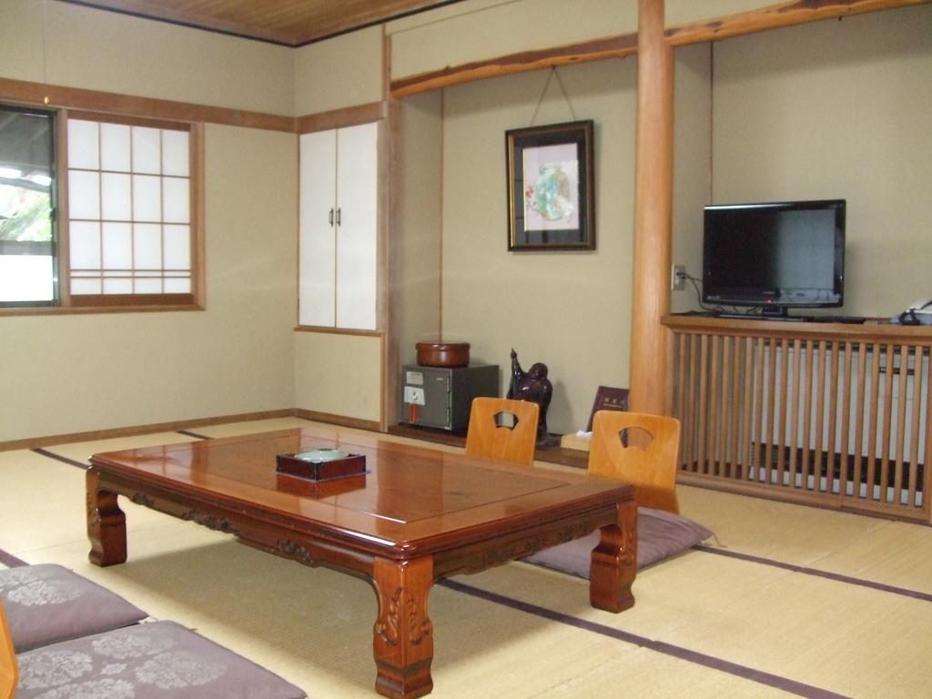 Marunaka Ryokan Matsumoto Chambre photo